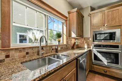 Property 26-10133 - Photo 17
