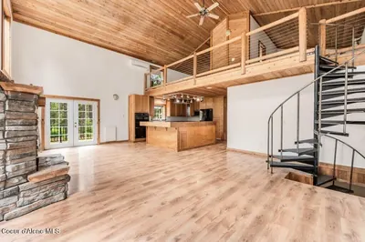 Property 26-8635 - Photo 3