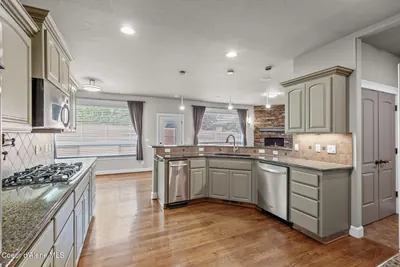 Property 26-9605 - Photo 14