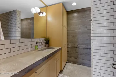 Property 26-9325 - Photo 26