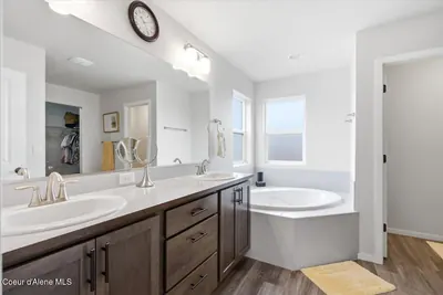 Property 26-9235 - Photo 27