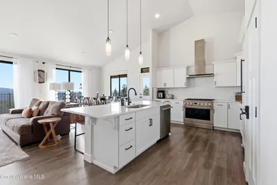 Property 26-1310 - Photo 5