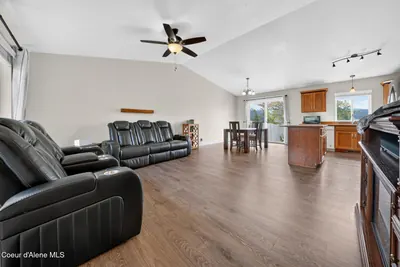 Property 26-7447 - Photo 2
