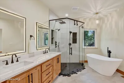 Property 26-10373 - Photo 15