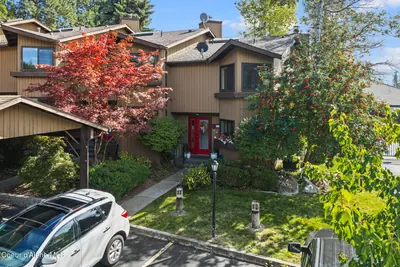 Property 26-9528 - Photo 1