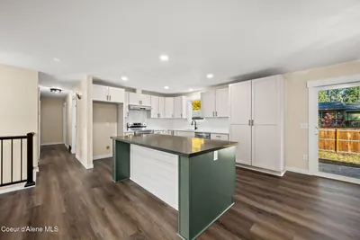 Property 26-10475 - Photo 17