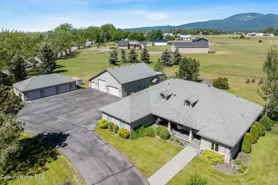 Property 26-8099 - Photo 1