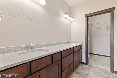 Property 26-9850 - Photo 11