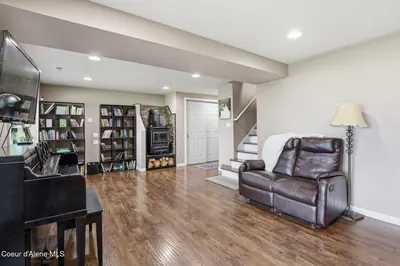 Property 26-10323 - Photo 27