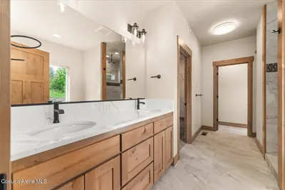 Property 26-9301 - Photo 33