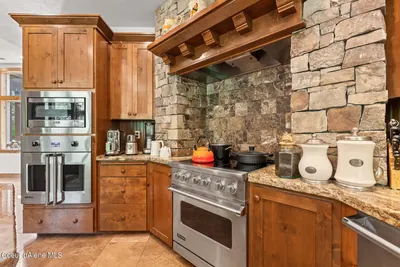 Property 26-10608 - Photo 10