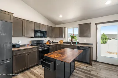 Property 26-10377 - Photo 9