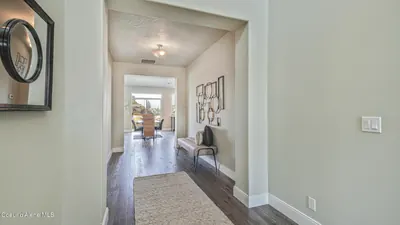 Property 25-11240 - Photo 4