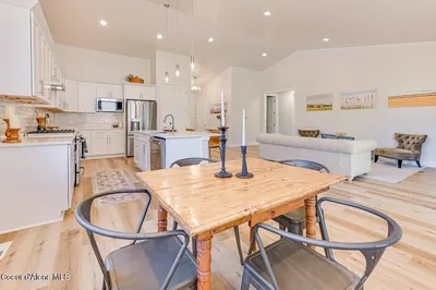 Property 26-10603 - Photo 4