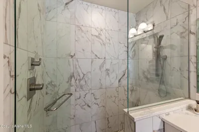 Property 26-10350 - Photo 10