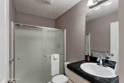 Property 26-1812 - Photo 43