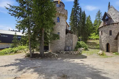 Property 26-6910 - Photo 75