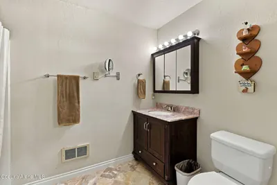 Property 26-10103 - Photo 38