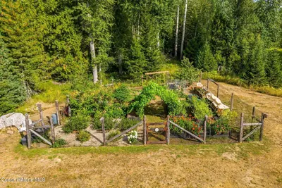 Property 26-8300 - Photo 34
