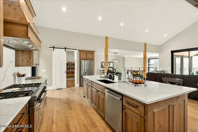 Property 26-10049 - Photo 19