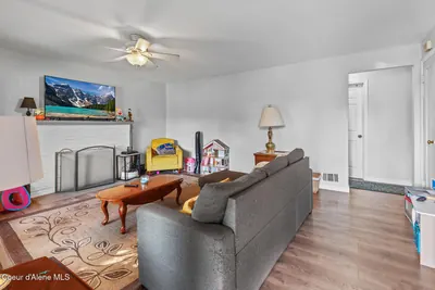 Property 26-10120 - Photo 3