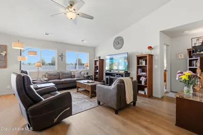 Property 26-8672 - Photo 3
