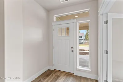 Property 25-11228 - Photo 2