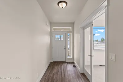 Property 26-1111 - Photo 2