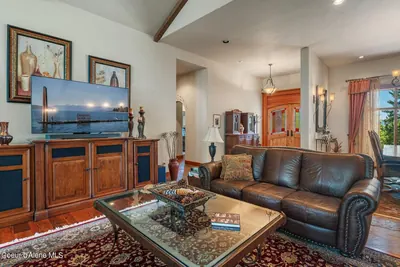 Property 24-5735 - Photo 9