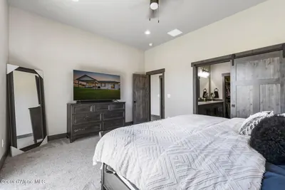 Property 26-8077 - Photo 26