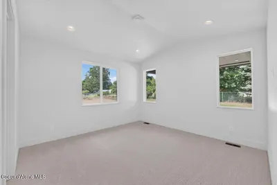 Property 26-9936 - Photo 33