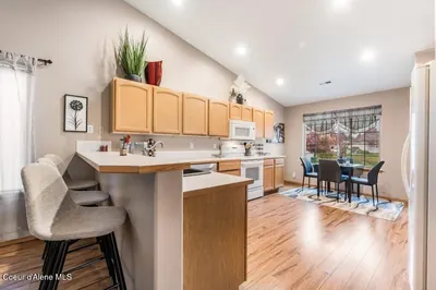 Property 26-10618 - Photo 5