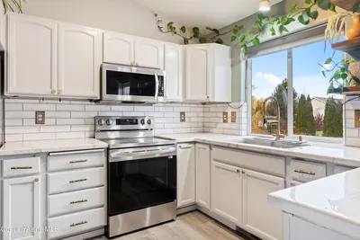 Property 26-10254 - Photo 5
