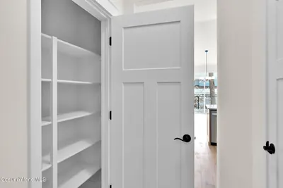 Property 25-10154 - Photo 12