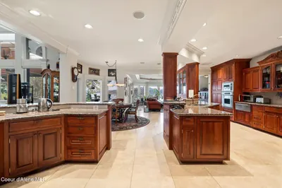 Property 26-1740 - Photo 18