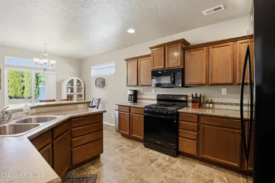 Property 26-9950 - Photo 6