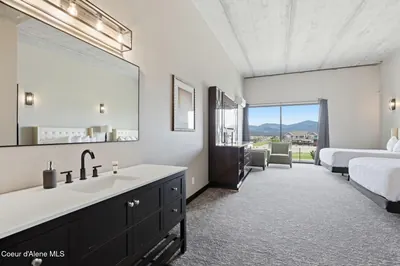 Property 26-10236 - Photo 101