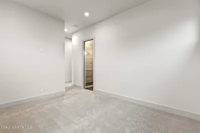 Property 25-11384 - Photo 33