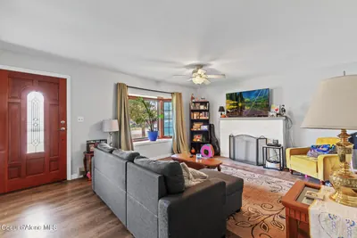 Property 26-10120 - Photo 2