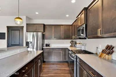 Property 26-7679 - Photo 11