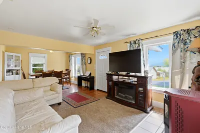 Property 26-8227 - Photo 4