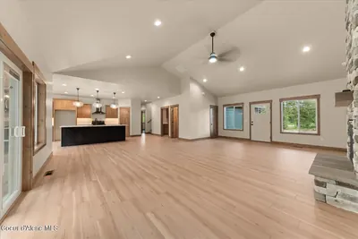 Property 26-9301 - Photo 11