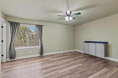 Property 26-9605 - Photo 26
