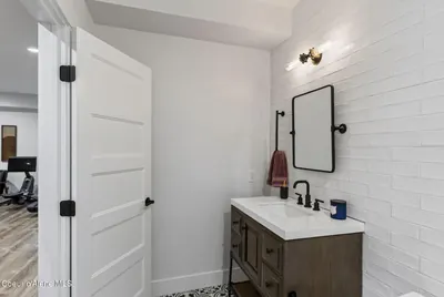Property 26-10381 - Photo 64