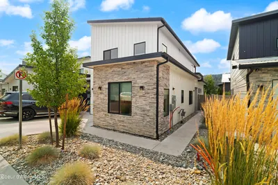 Property 26-8342 - Photo 2