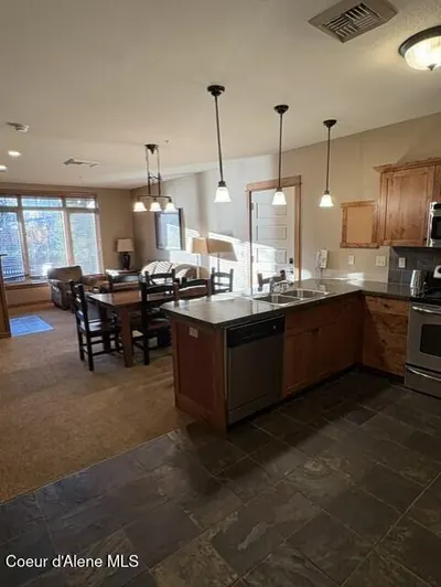 Property 26-10631 - Photo 3