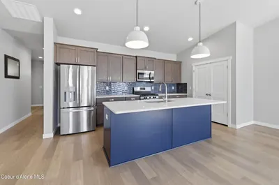 Property 26-7651 - Photo 2