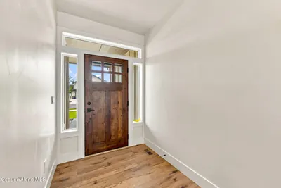 Property 26-10516 - Photo 5