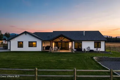 Property 26-10379 - Photo 2