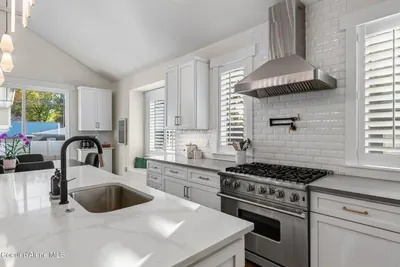 Property 26-10381 - Photo 13